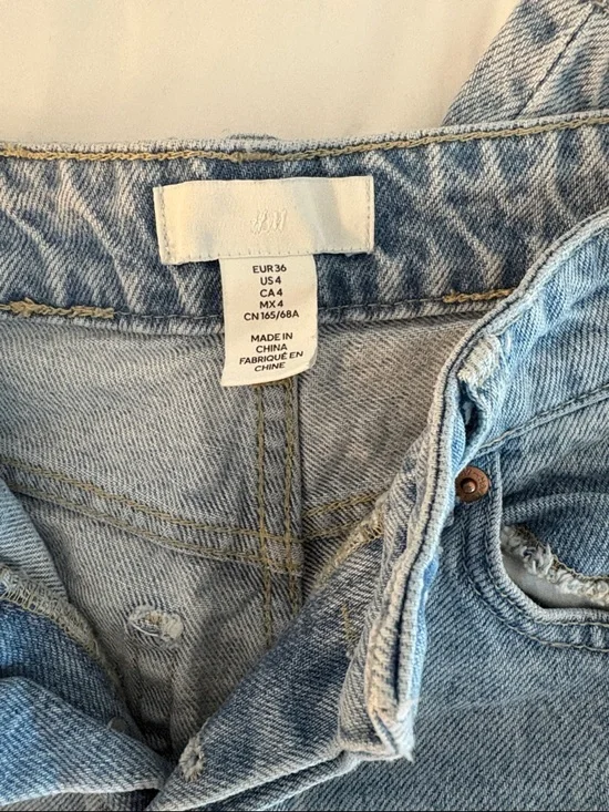 H&M Light Blue Straight Leg Women's Jeans - Picture 2 of 4